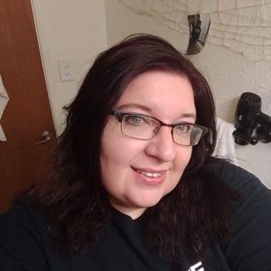 Meet your Posher, Jenn